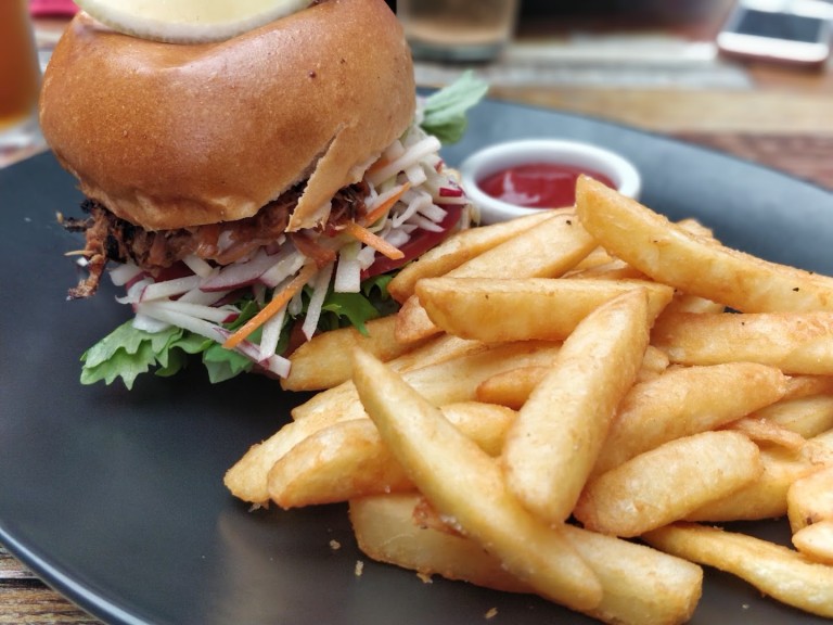 e5c19325fa8e32521ecbe953f0a3fb03 768x576